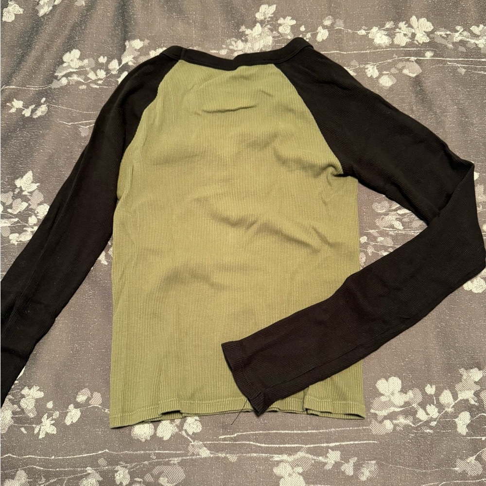Brandy Melville John Galt Black and Olive Long Sleeve Tee One Size - Picture 2 of 3